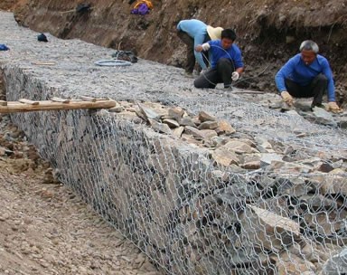 河道格宾石笼网安装案例